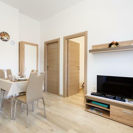 Apartment Rosemary 24 크르크 외부 사진