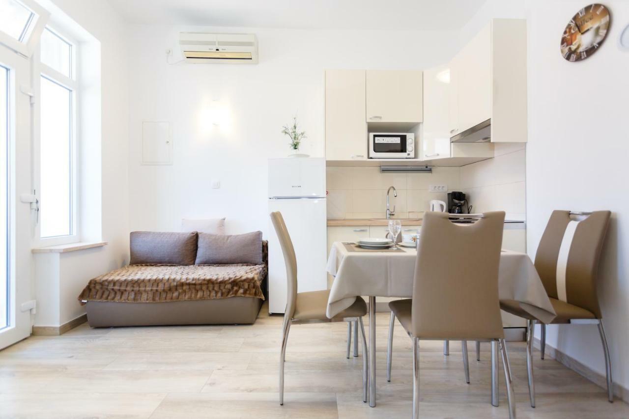 Apartment Rosemary 24 크르크 외부 사진